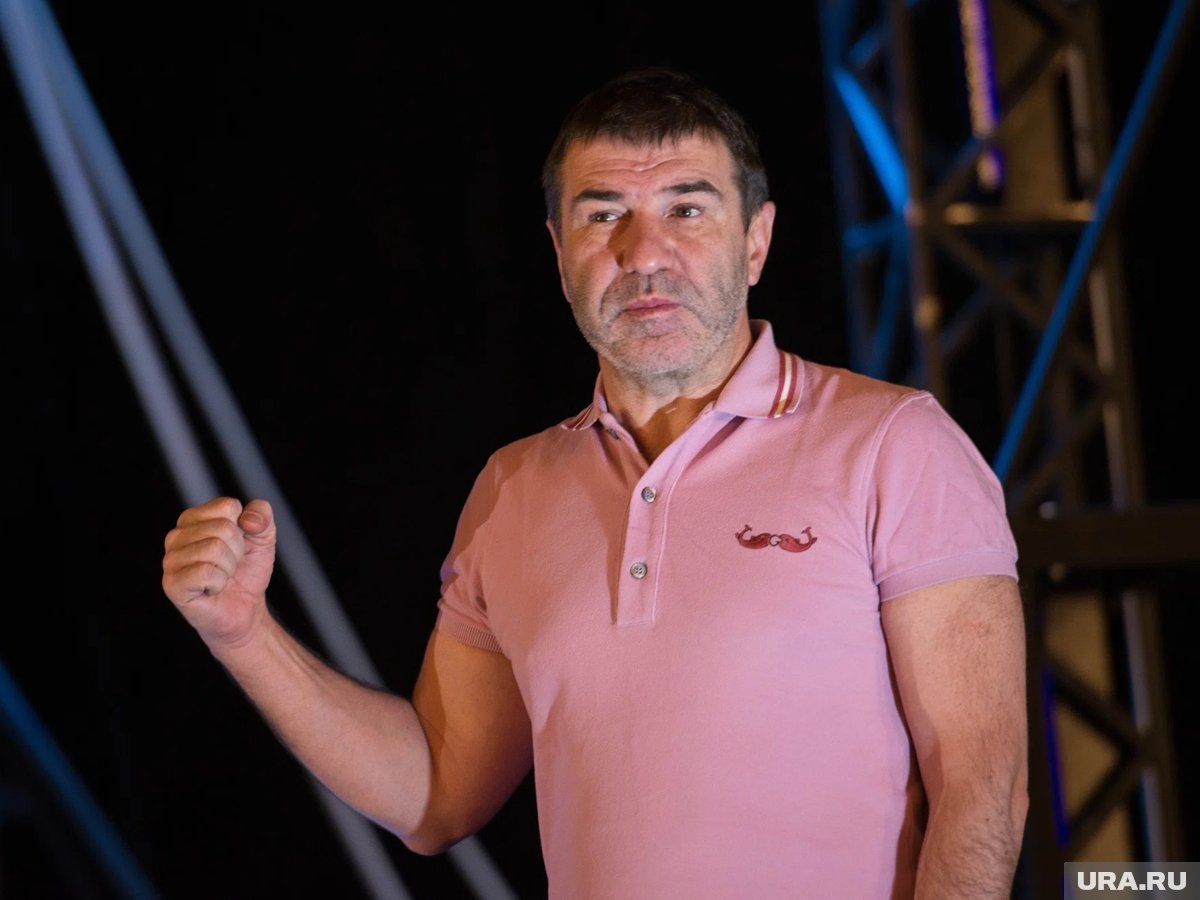    Евгений Гришковец страдал от дислексии, но учителя списывали все на лень