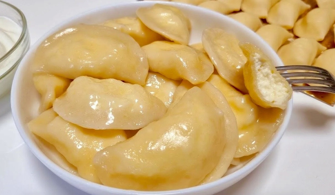 Тесто для вареников на сметане.