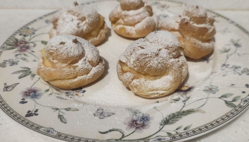 Профитроли с заварным кремом