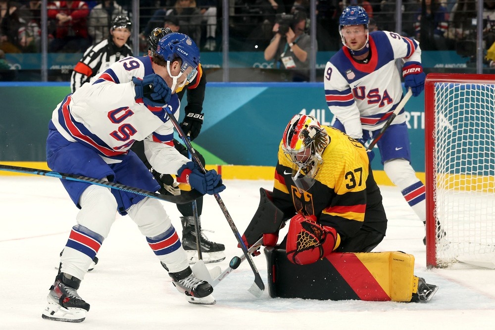    В заключительном матче группового этапа американцы без особых проблем справились с Германией - 5:1. / REUTERS