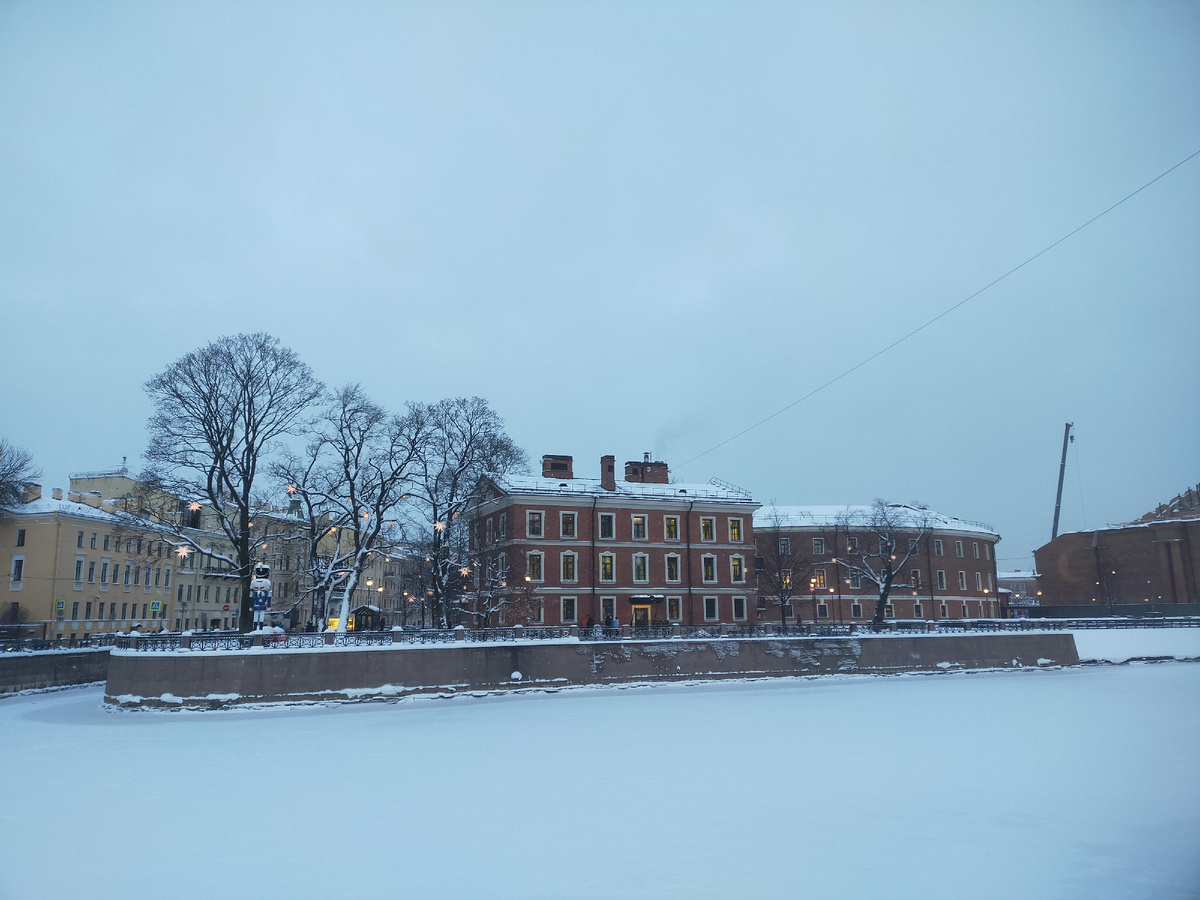 Остров Новая Голландия. И петербургское небо (без солнца, естественно)