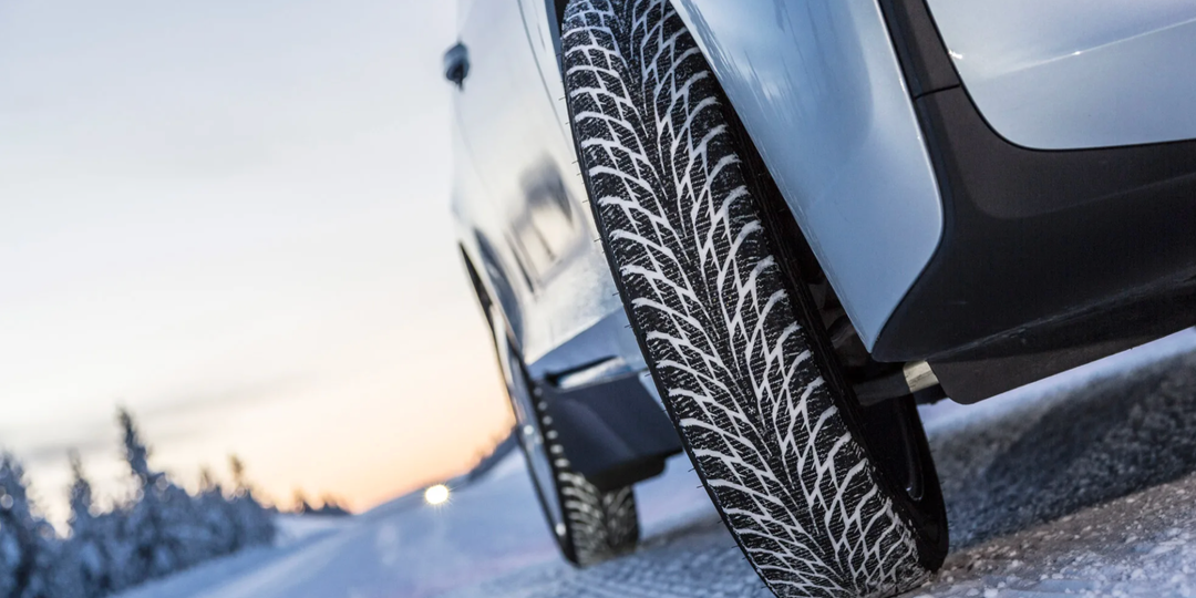 «Зачем большинство водителей выворачивают колёса на парковке»: Лайфхак о котором молчат (автоэксперт рекомендует)