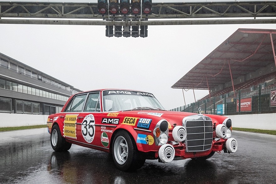    Гоночный Mercedes-Benz 300 SEL AMG по кличке Rote Sau