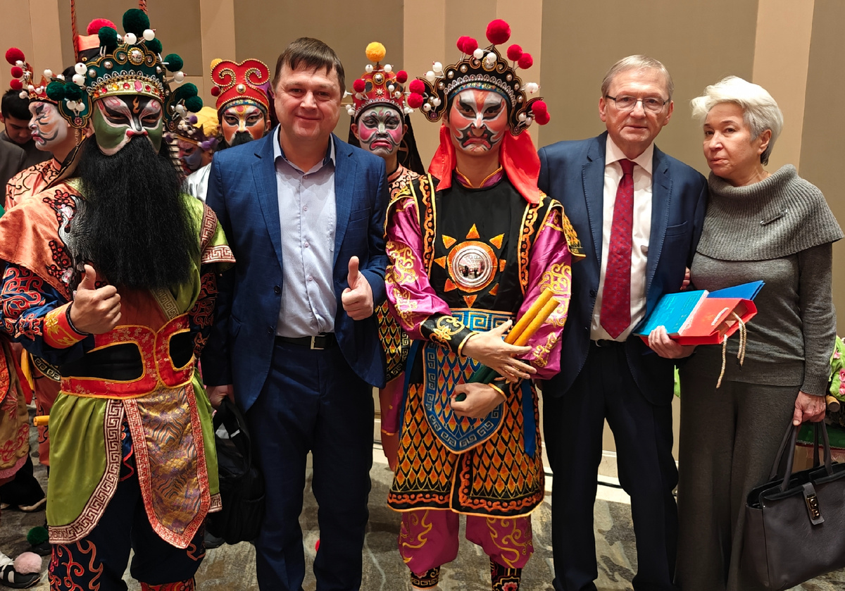 Члены МАП с Борисом Юрьевичем Титовым - специальным представителем президента России по связям с международными организациями для достижения целей устойчивого развития 
