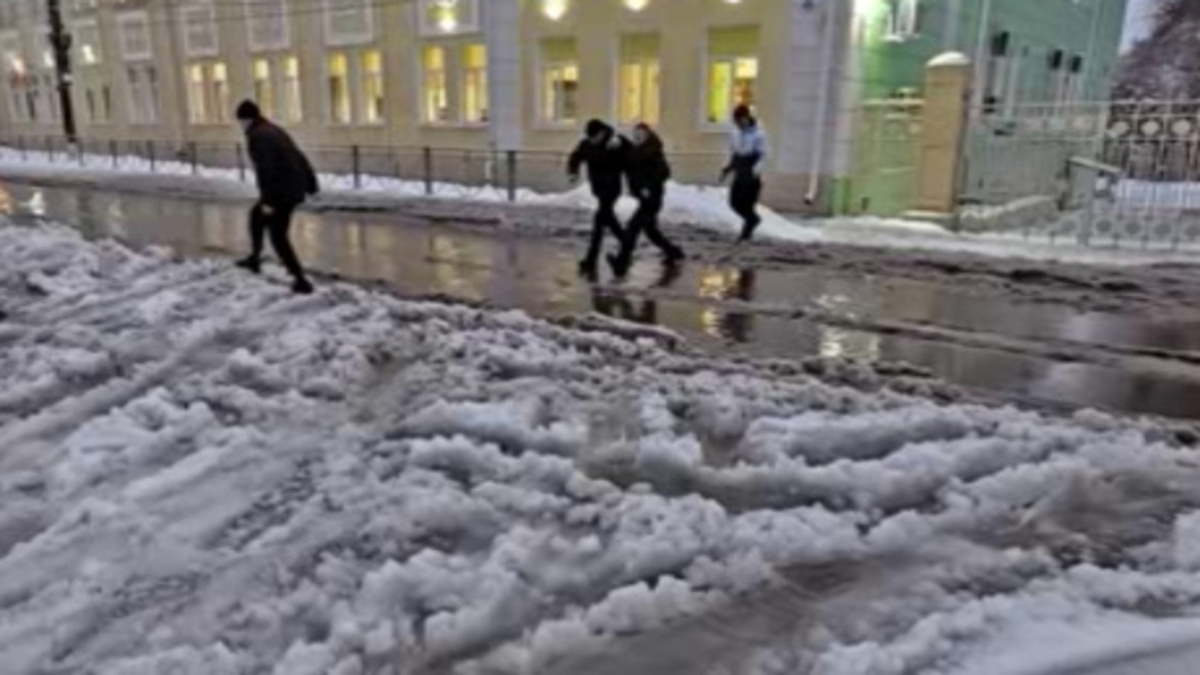    В Курске ухудшились погодные условия после снегопада накануне