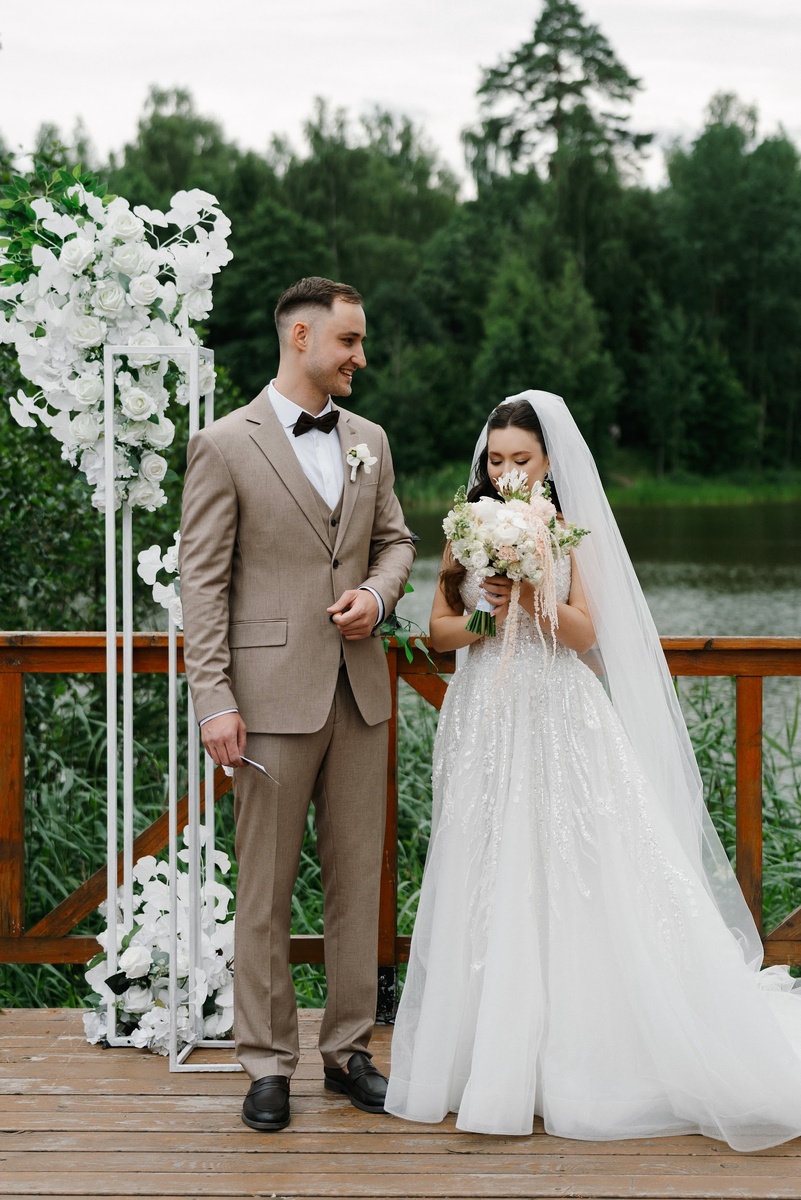 Ведущий на выездную регистрацию Белгород — сделаем ваше событие незабываемым и ярким!