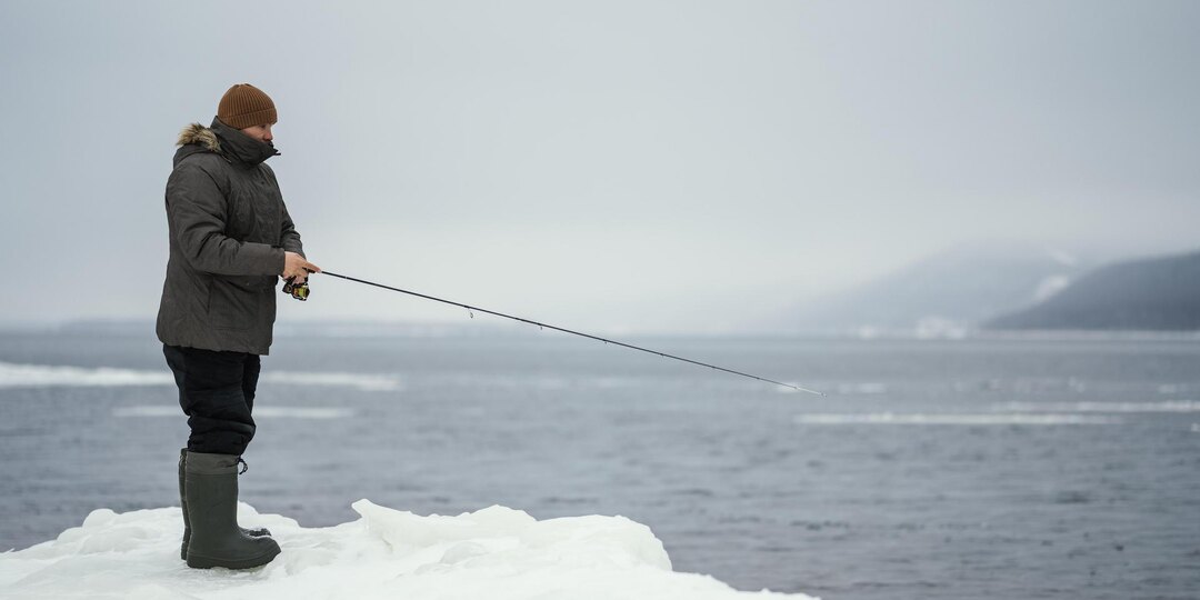 Четверо рыбаков оказались заблокированными на льдине в Финском заливе