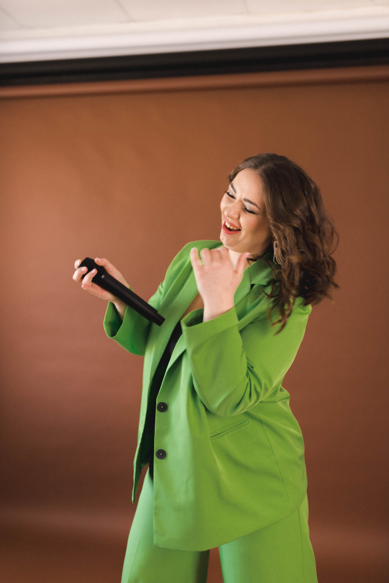 Тамада на юбилей Белгород — создаём атмосферу праздника для вашего важного события!