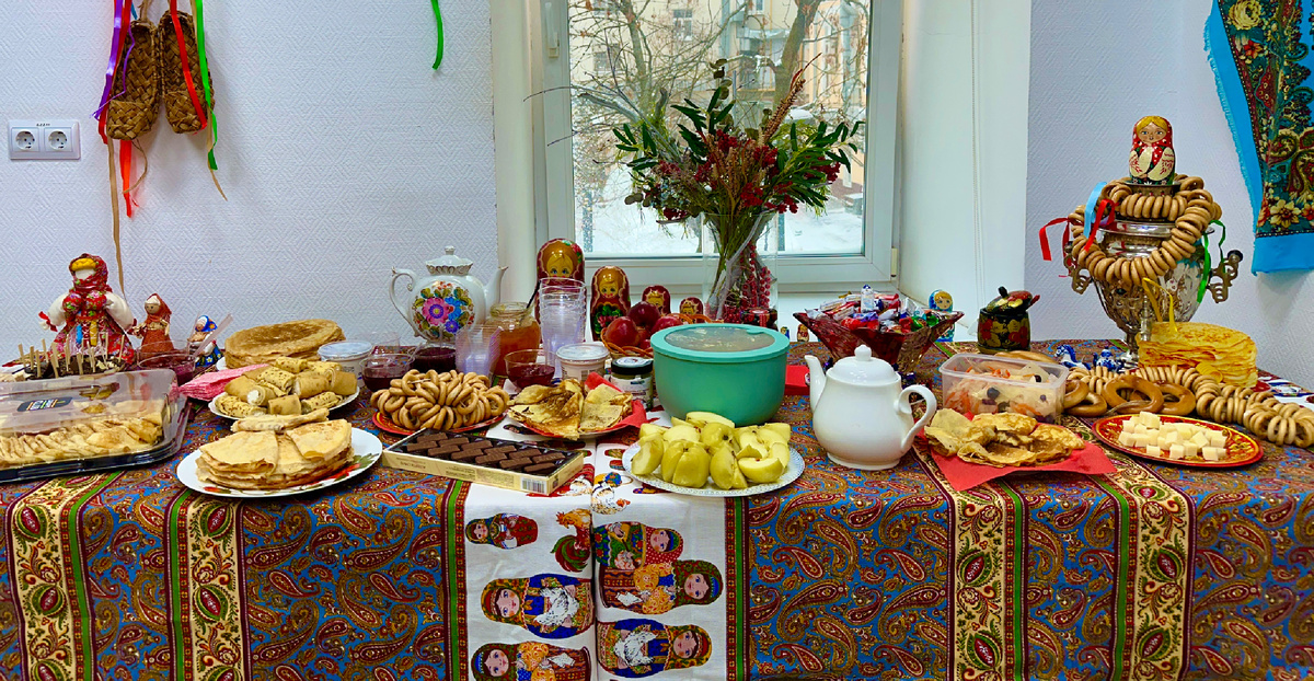 Один из столов:)