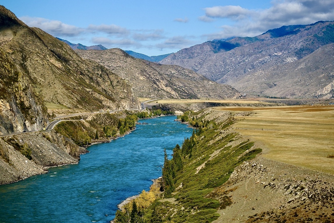 Алтай. Берег реки Катунь