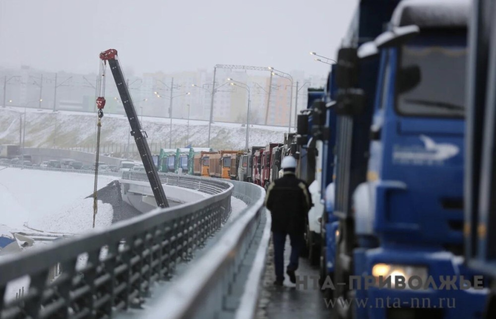    Движение автобусов и грузовиков ограничено на М-12 "Восток" в Татарстане