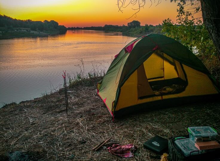 Ночная рыбалка, костёр и тишина: 5 простых вещей, которые возвращают вкус к жизни.