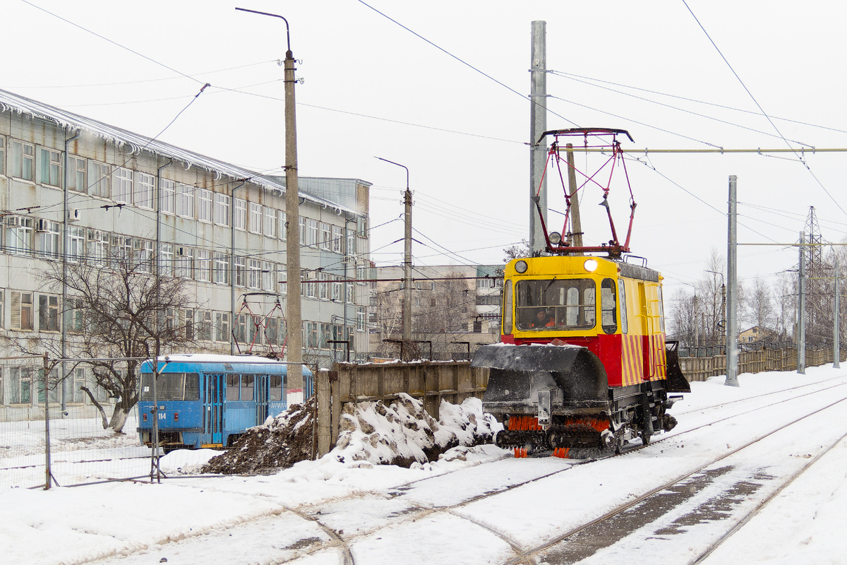 ГС-4 возвращается в депо после расчистки путей