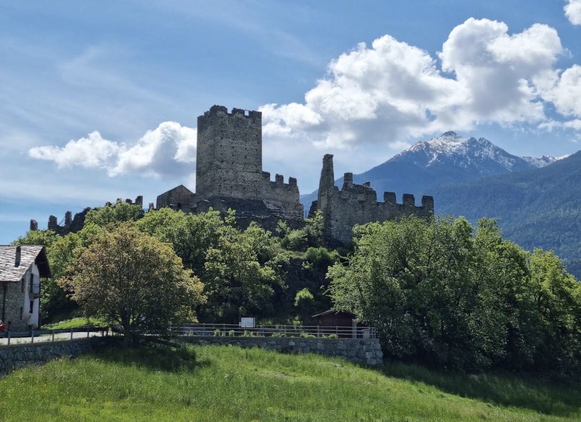 Один из замков по пути