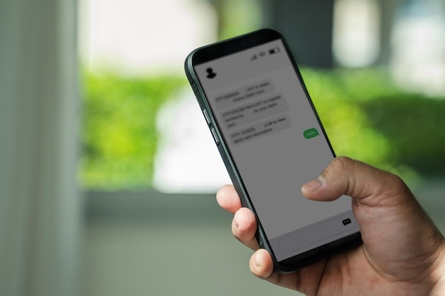 В современном мире ваша цифровая подпись — это просто смс-код. Нажал «ОК» — и ты банкрот, даже если не выходил из комнаты.