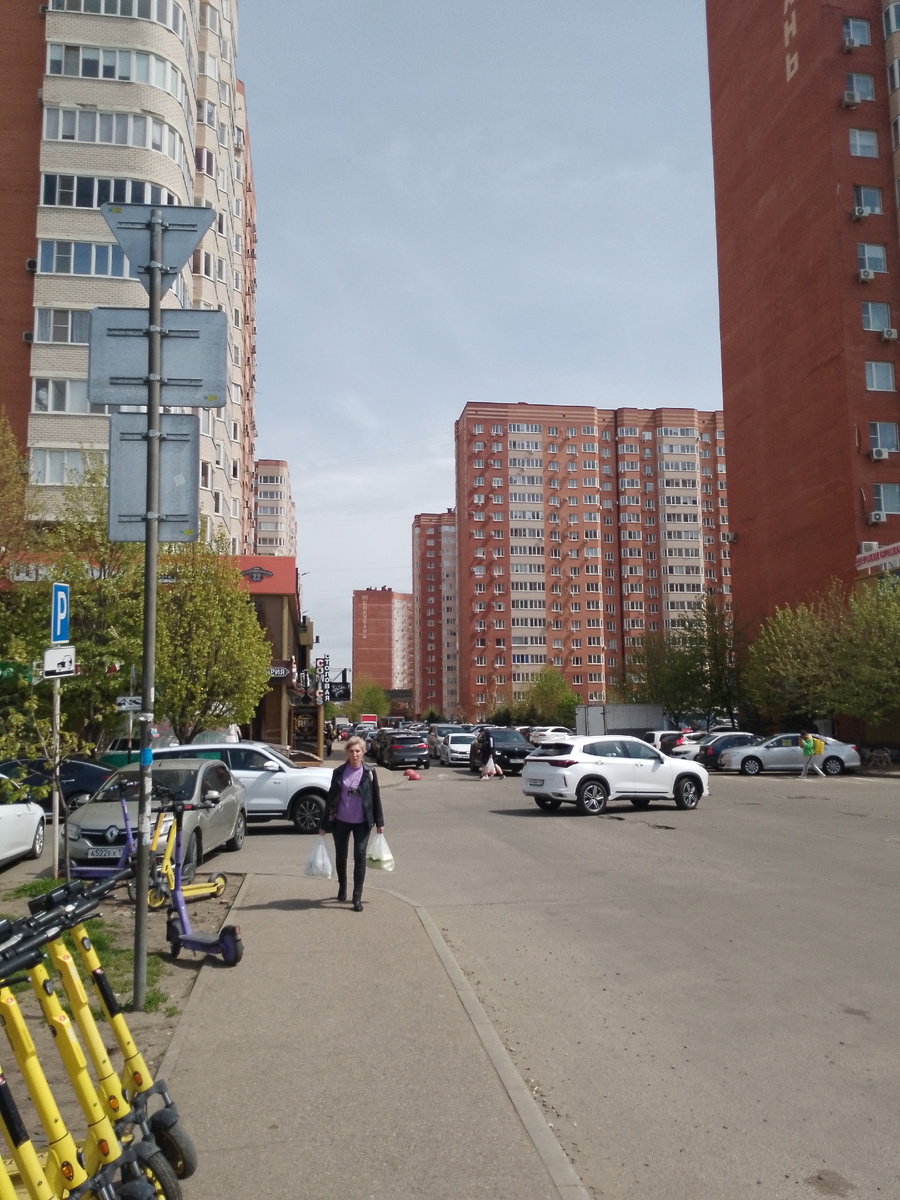 Краснодар. Район ЖК "Панорама" рядом с парком Краснодар (Галицкого). Фото автора.