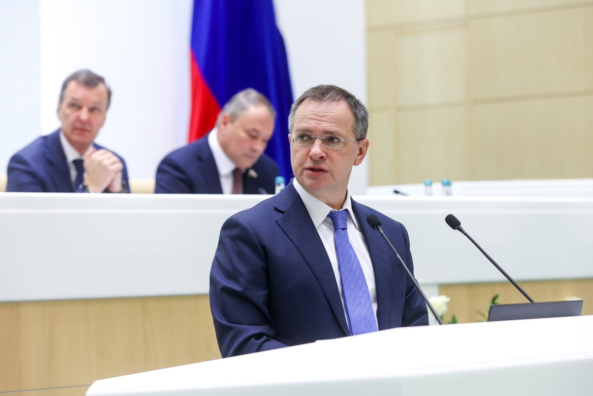    Помощник президента РФ Владимир Мединский