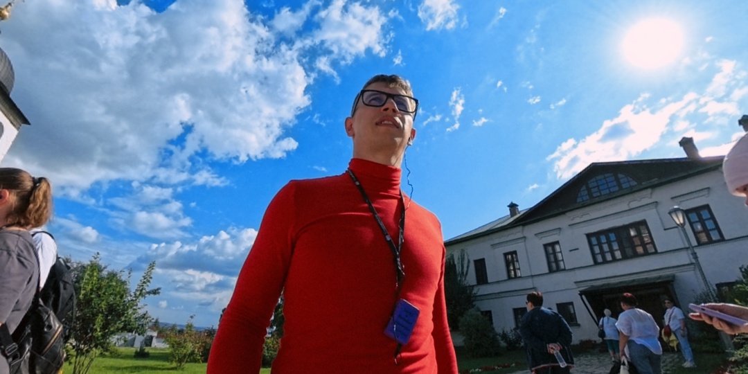 «Почему вы врёте миру?»: американка Сара устроила допрос в казанском метро, но ответ нашла в Институте истории