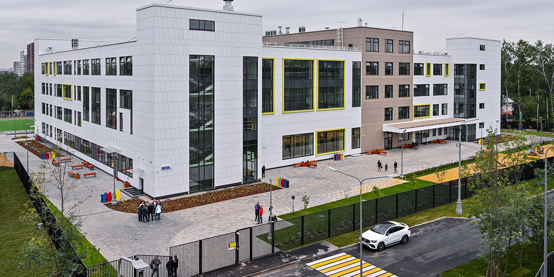 Так кто же воспитывает современных детей: школа или родители....