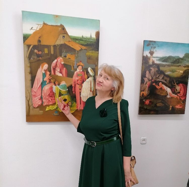 Ну вот из последних фоток, прошлой весной в Барнауле на выставку ходила, врорде лишнего веса нет