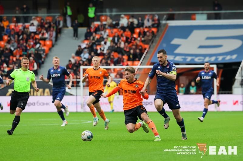    ЕАН / Футболисты на поле