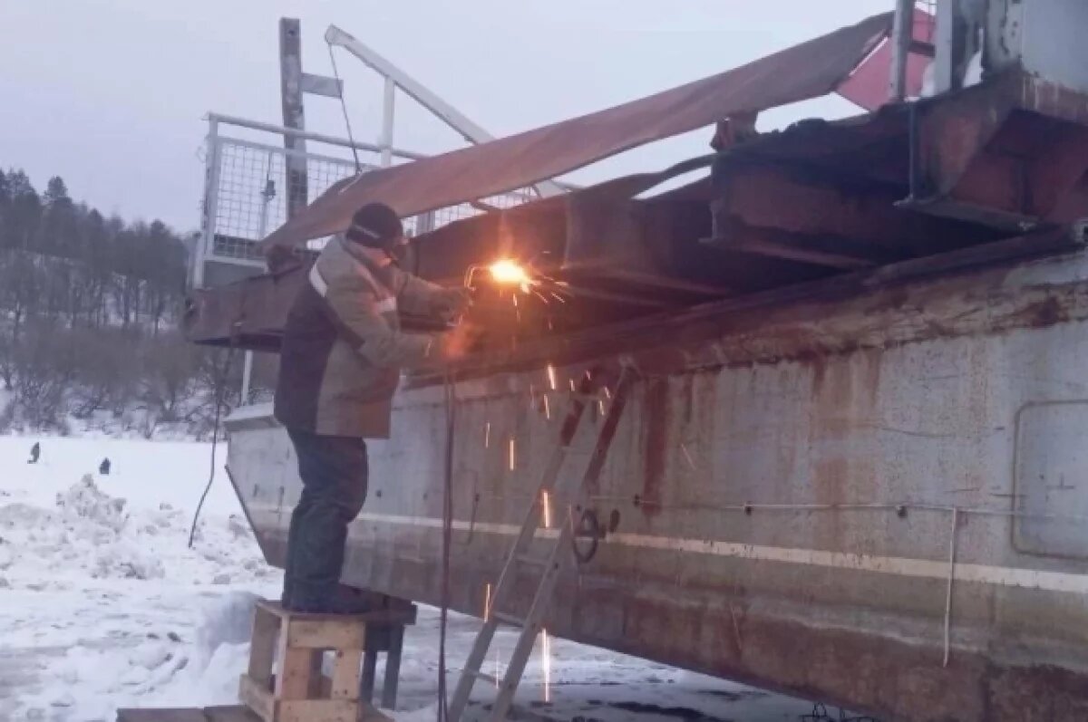    В калужском посёлке восстанавливают аварийный мост