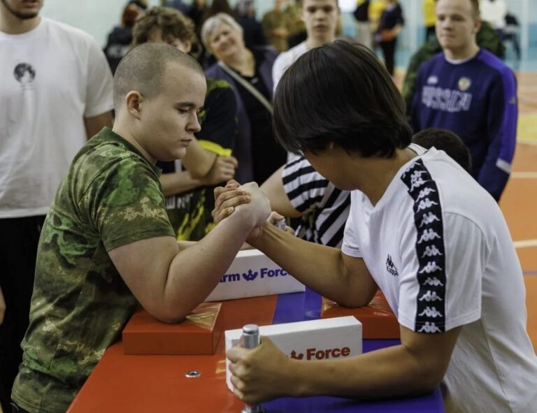    В Оренбурге проходят военно-спортивные соревнования «А ну-ка, парни!» Оренбуржье