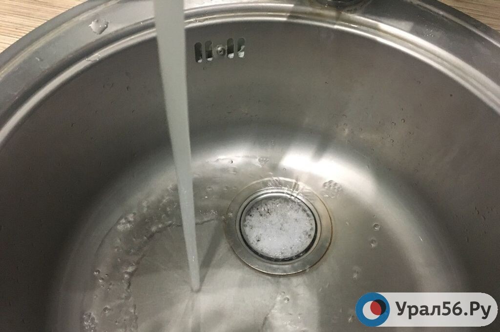    Многоэтажные дома 2-го участка Орска живут без стабильной холодной воды уже вторую неделю