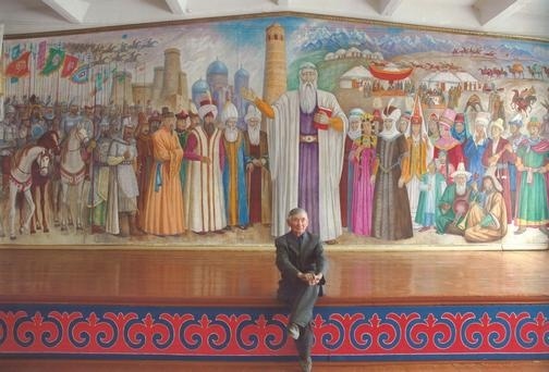   Сагынбек Ишенов 10 лет работал над панно «Жусул Баласагын» в школе в своем родном селе Дон-Арык. Для создания этого панно Ишенов изучал иранские миниатюры XI века, а опыт в кино и живописи помог ему написать лицо Жусупа отличительно от узбекских и таджикских портретов.