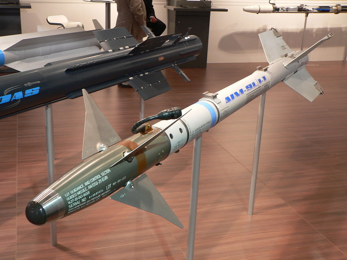     Ракета AIM-9 Sidewinder   
(сс) David Monniaux