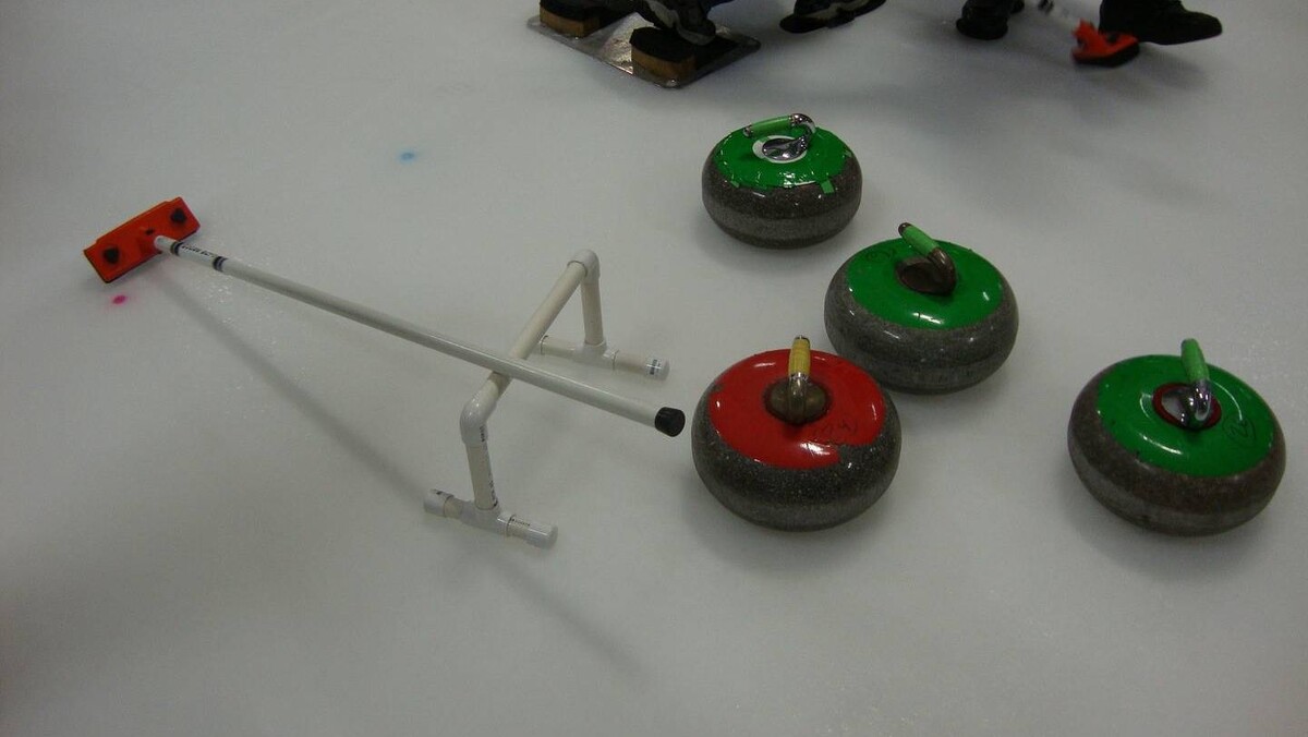     Керлинг   
(cc) charlottedraws