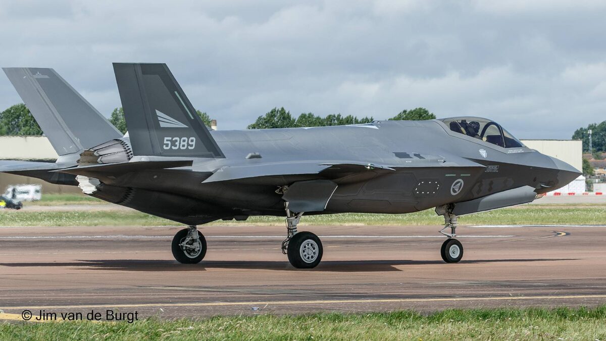     F-35 на вооружении Норвегии   
(cc) Jim van de Burgt