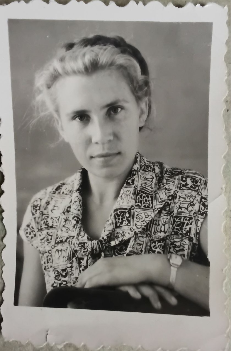 дочь выполнила наказ отца и стала учительницей