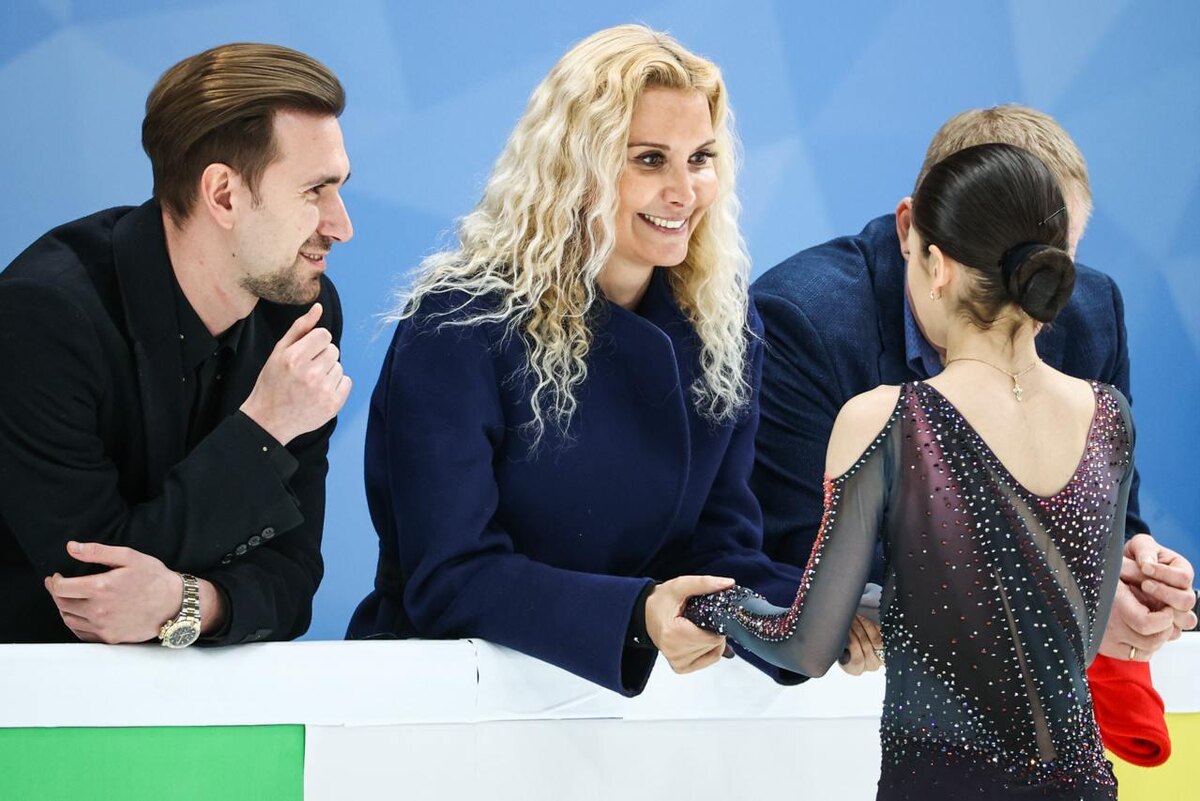 Михаил Терещенко / ТАСС📷Аделия Петросян и тренеры Даниил Глейхенгауз, Этери Тутберидзе и Сергей Дудаков (слева направо)