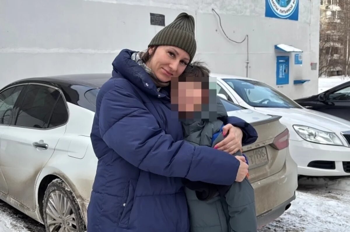    Судебные приставы вернули свердловчанке сына, похищенного отцом