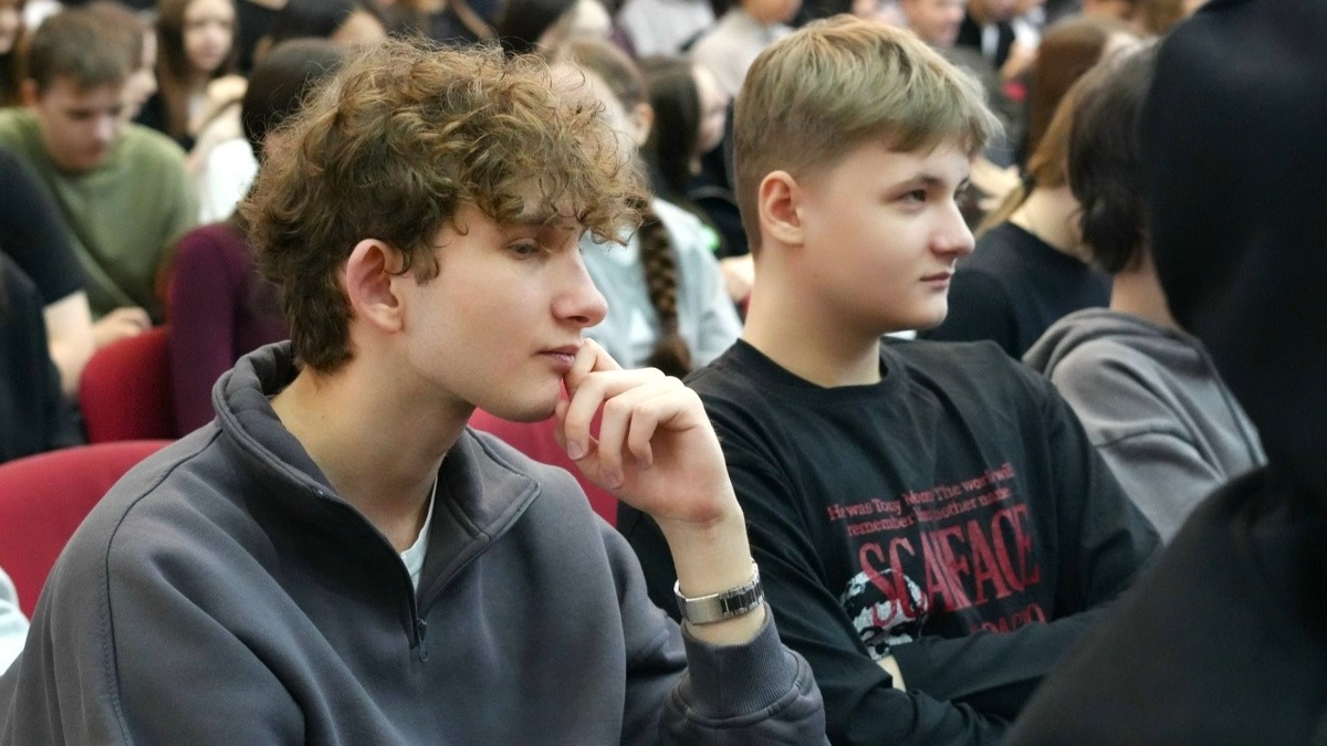    Более 120 студентов Нижневартовского нефтяного института приняли участие в «Дне науки», который для них провели молодые специалисты газотранспортного предприятия