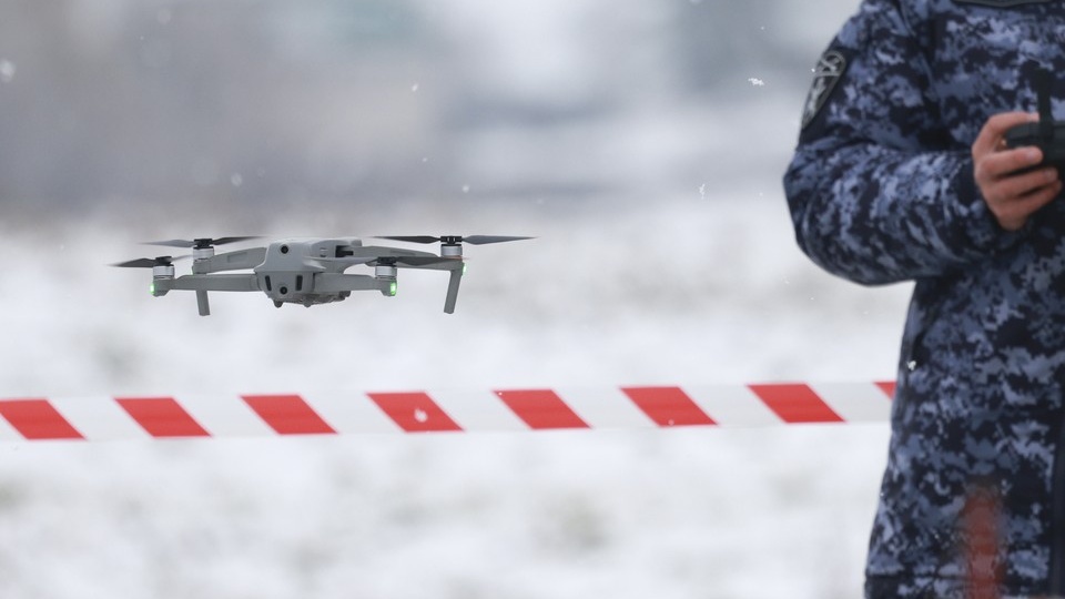 Полыхает НПЗ, фрагменты дрона нашли возле стадиона: Как Кубань пережила очередную массированную атаку ВСУ