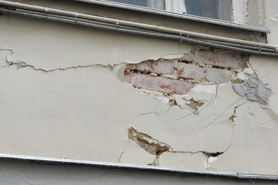    В Первомайском районе Новосибирска объявили режим повышенной готовности из-за аварийного дома. Анатолий ЖДАНОВ