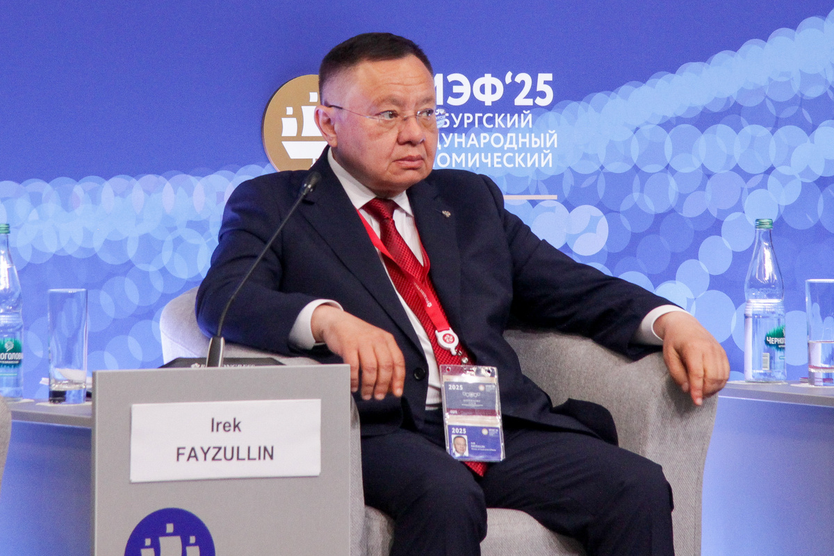 Ирек Файзуллин отметил успехи Пермского края в сфере строительства и развития ЖКХ.  Фото: Дмитрий Шевалдин