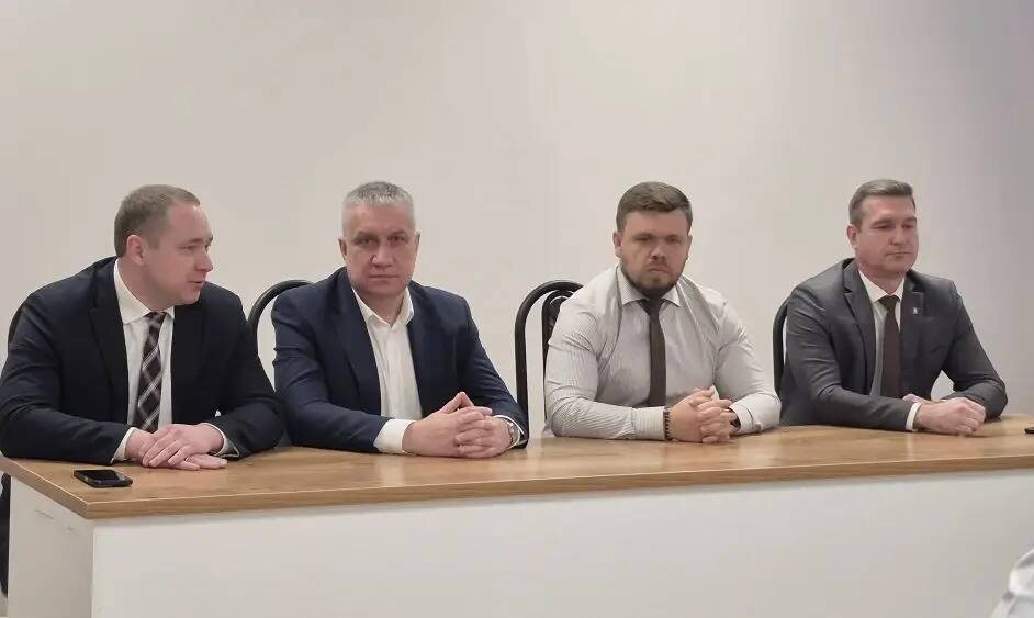   Главным врачом Больницы скорой медицинской помощи в Новотроицке стал Михаил Карманов