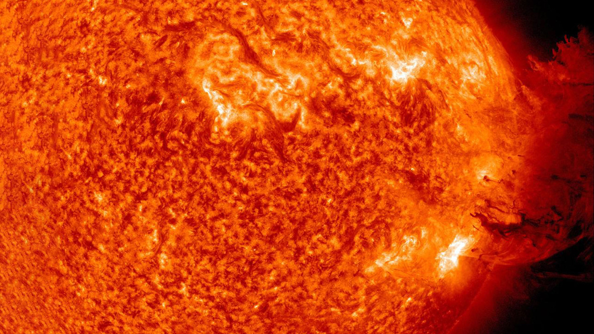    Магнитная буря солнце GLP