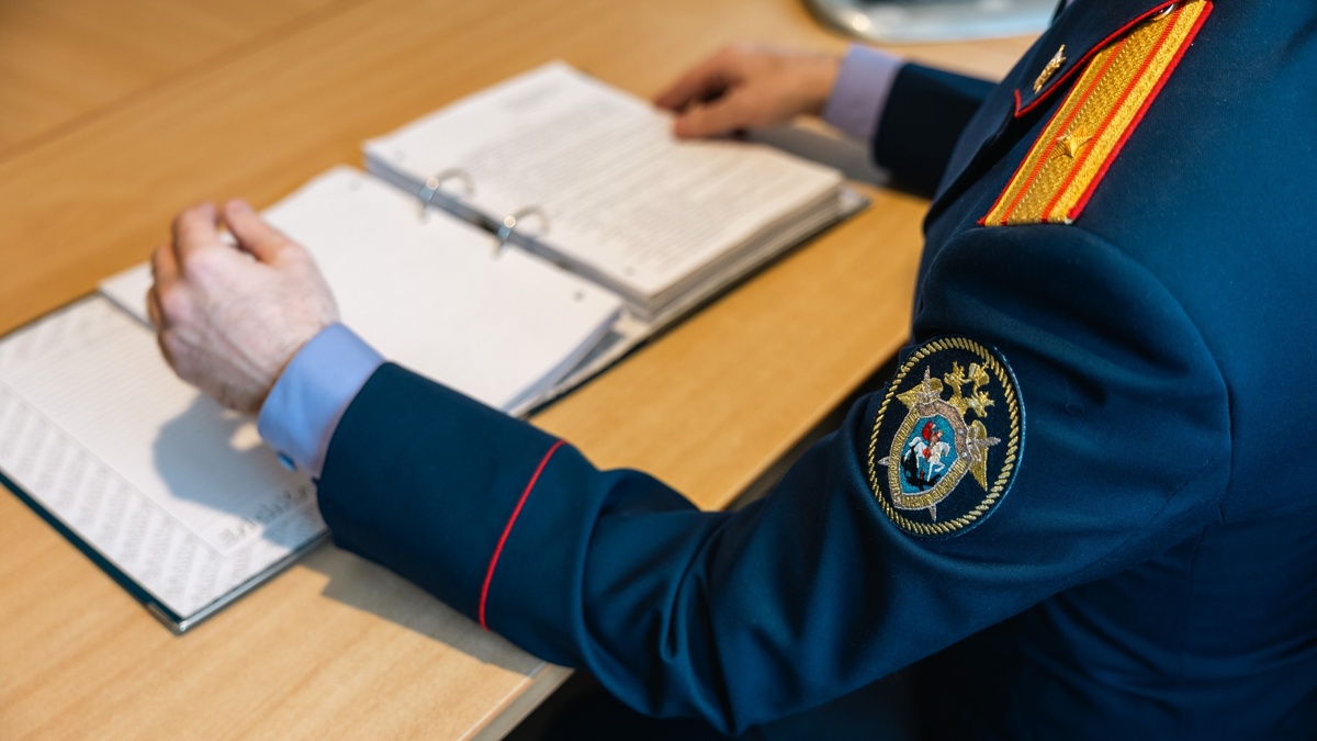    СК предъявил обвинение директору и главному инженеру хоккейного корта в Лянторе