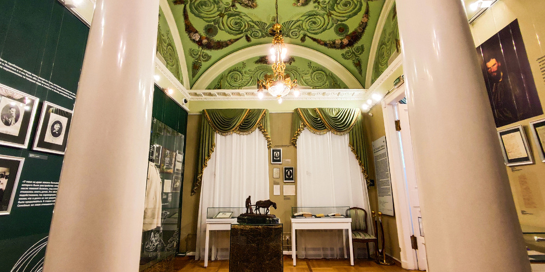 Усадьба Лопухиных-Станицкой: Архитектурный шедевр в сердце Старой Москвы