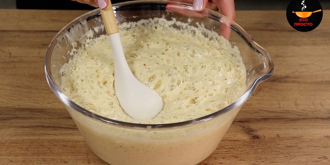 5 секретов тех самых «бабушкиных» дрожжевых блинов, которые всегда получаются дырчатыми + рецепт