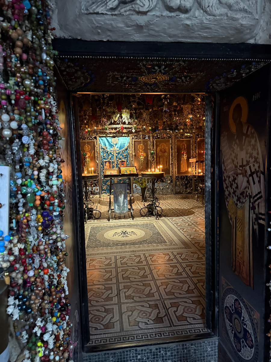 Фото из личного архива - вход в бисерный храм