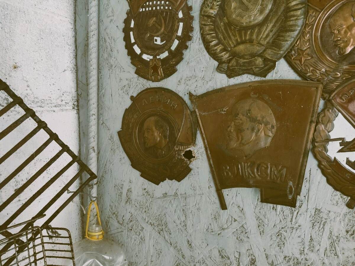 В одном из разрушенных домов, Богоявленка, 2023