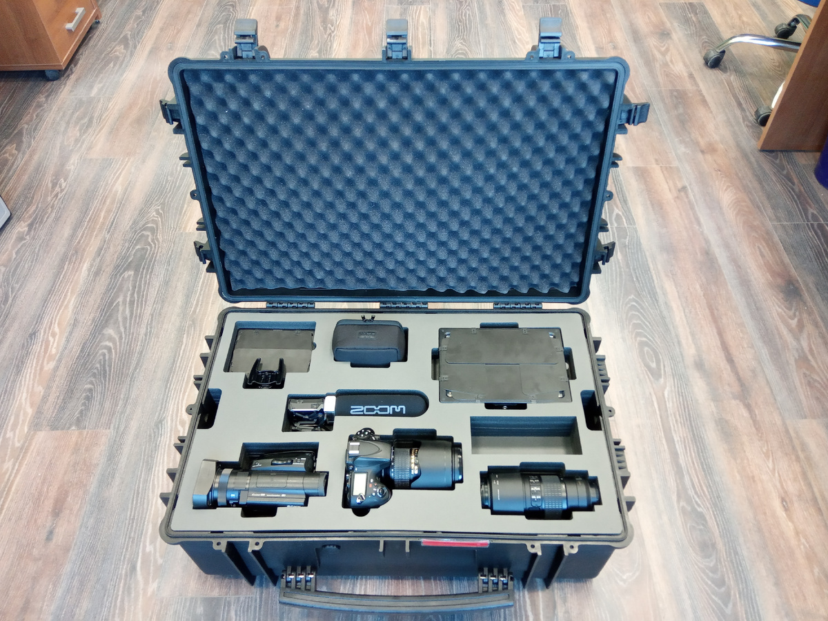 Защитный кейс с фототехникой