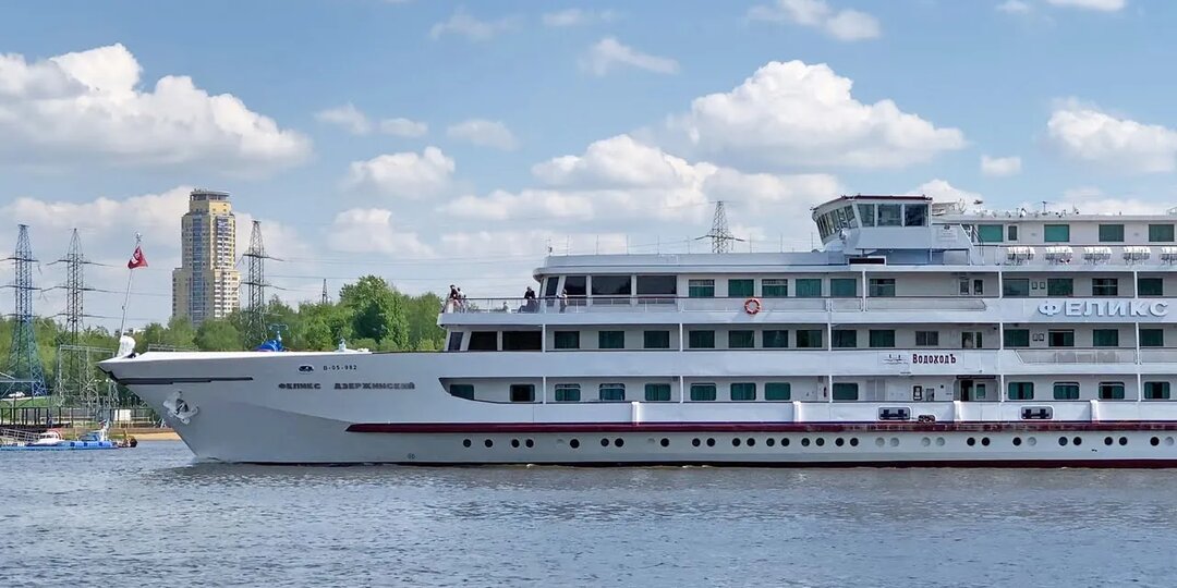 Весенний рейс теплохода «Феликс Дзержинский»: наблюдение с берега