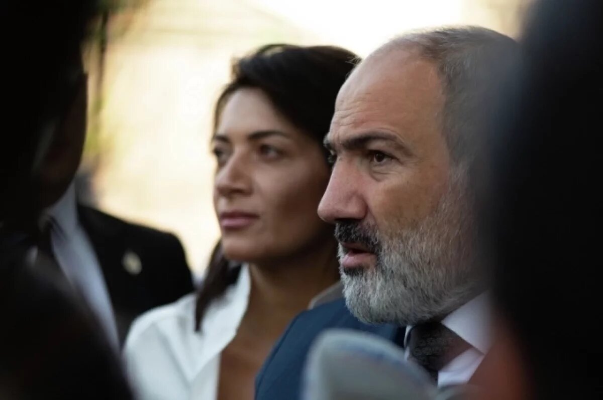    Гражданская жена Пашиняна Анна Акопян сообщила о завершении их брака