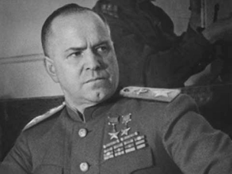 Жуков Георгий Константинович - Маршал Советского Союза (1943), четырежды Герой Советского Союза (1939, 1944, 1945, 1956), кавалер двух орденов «Победа» (1944, 1945). Министр обороны СССР (1955—1957), депутат Верховного Совета СССР 1-го, 2-го, 3-го и 4-го созывов, член Президиума ЦК КПСС (29 июня—29 октября 1957). В послевоенные годы Жукова в народе называли «Маршал Победы»